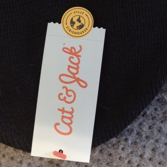 FREE w/ boys bundle! - Picture 3 of 4